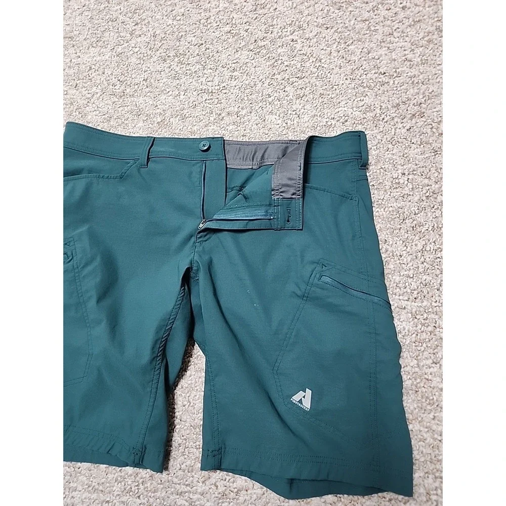 Eddie Bauer First Ascent Guide Shorts Mens 42 Green Hiking Technical Utility**‎
